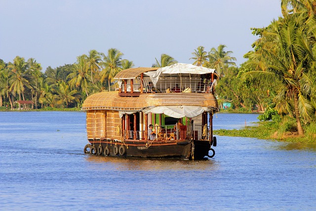 houseboat-kerala-gbfaf7df8b_640