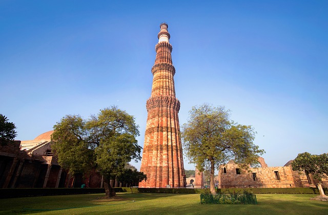 qutub-minar-g5bfa8c6b1_640